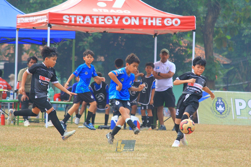 ijlu11 big8 190726 steelford united vs jips soccer