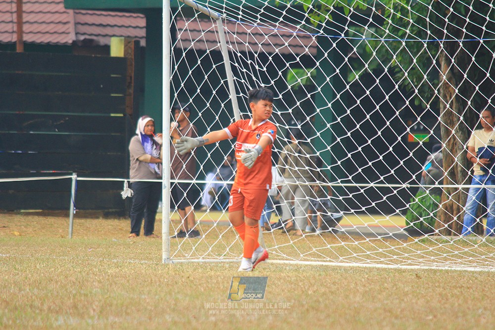 ijlu11 big8 190726 steelford united vs jips soccer