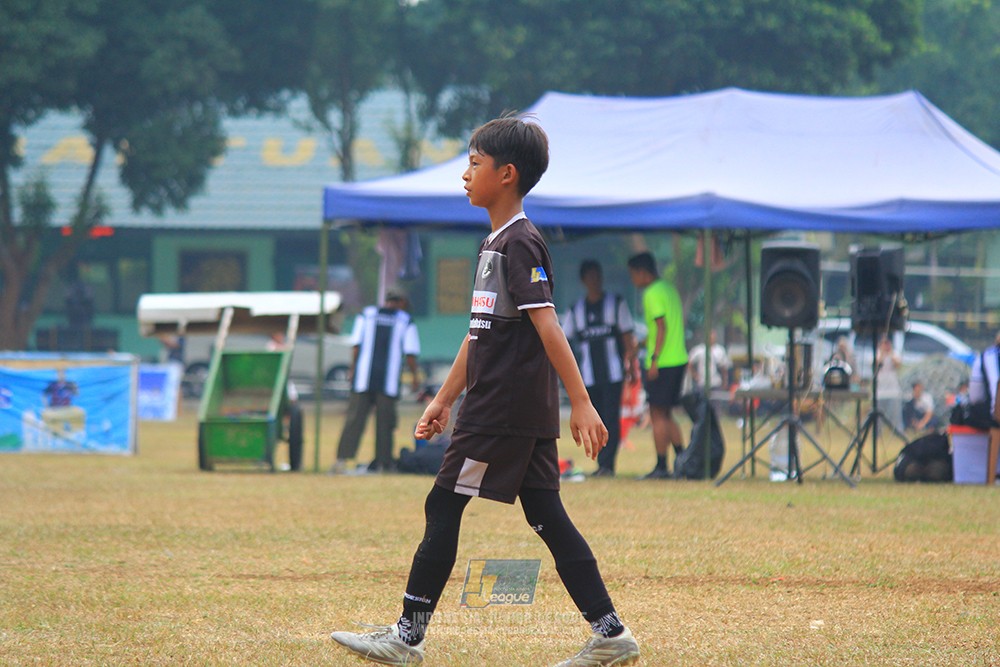 ijlu11 big8 190726 steelford united vs jips soccer