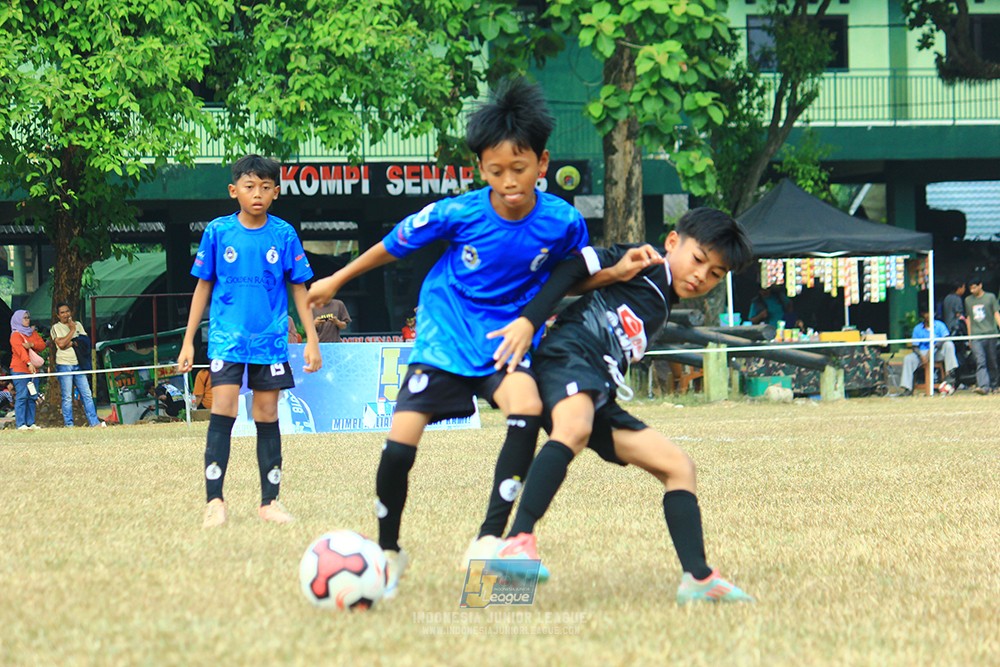 ijlu11 big8 190726 steelford united vs jips soccer