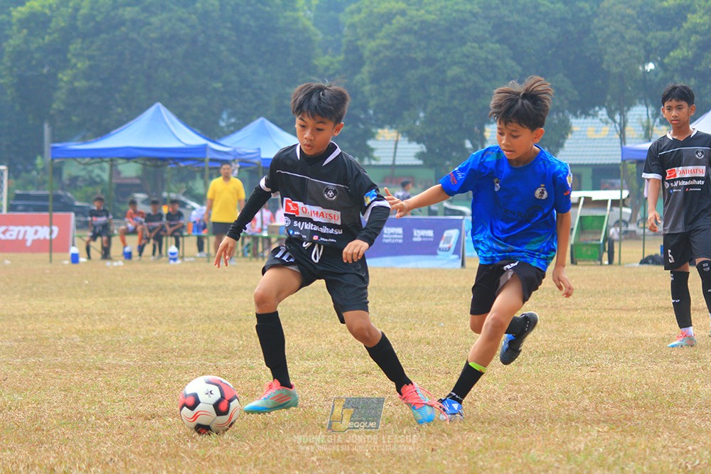 ijlu11 big8 190726 steelford united vs jips soccer
