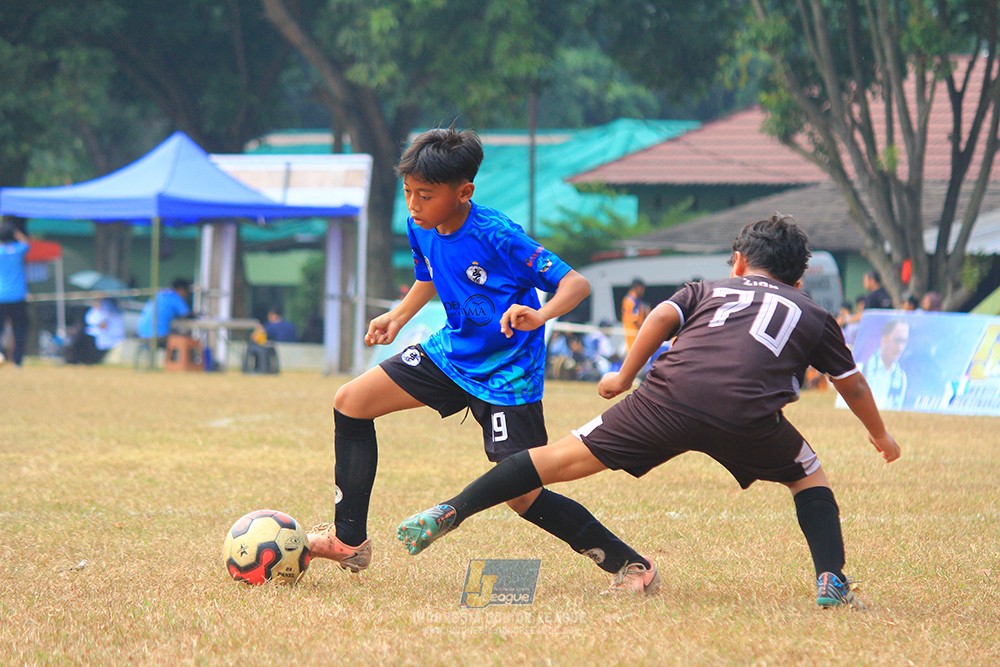 ijlu11 big8 190726 steelford united vs jips soccer