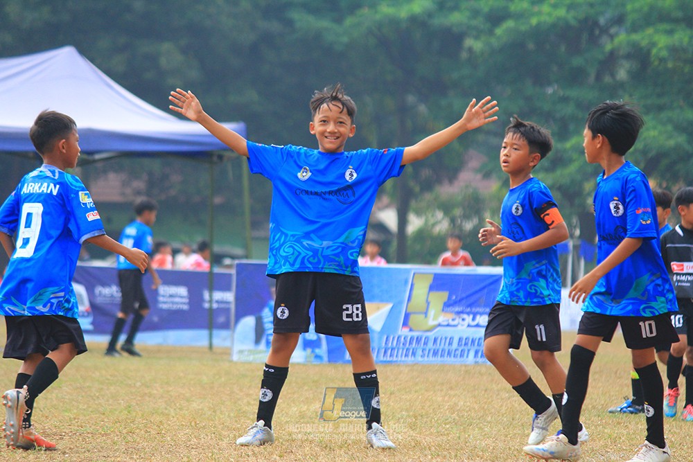 ijlu11 big8 190726 steelford united vs jips soccer