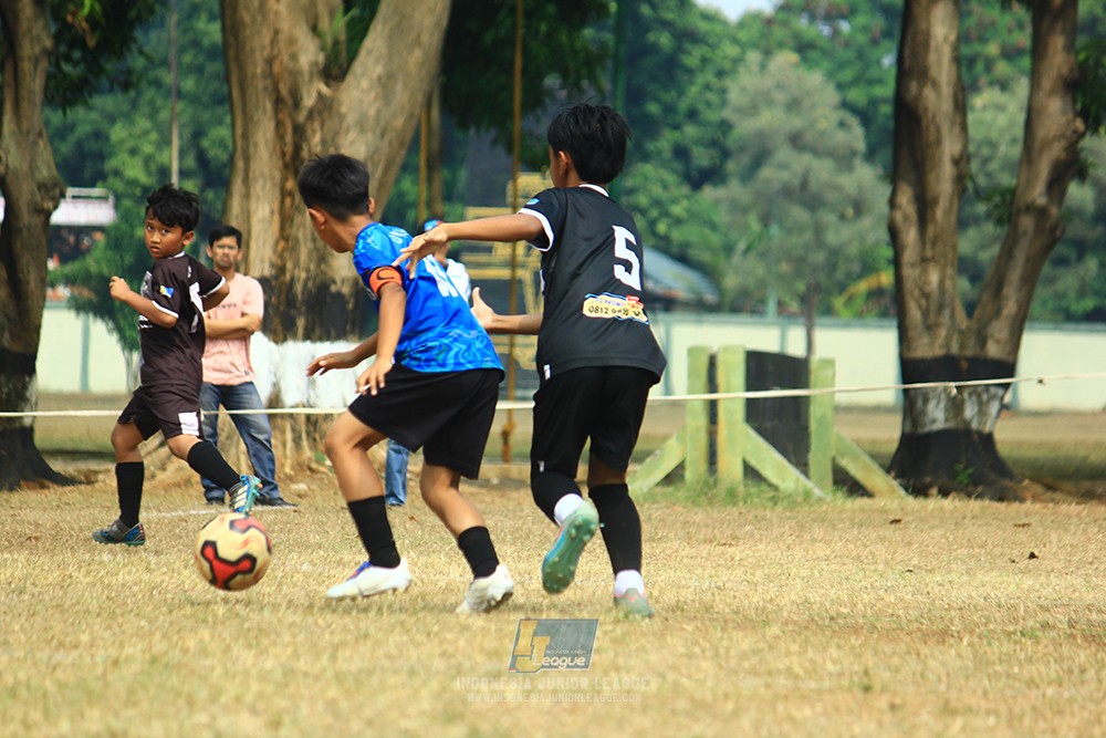 ijlu11 big8 190726 steelford united vs jips soccer