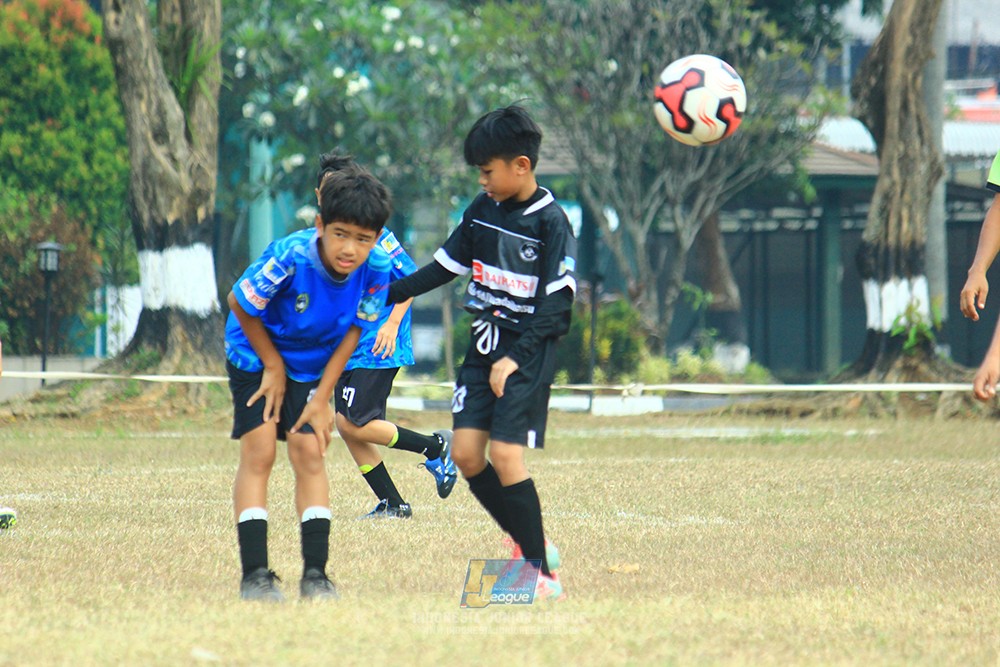 ijlu11 big8 190726 steelford united vs jips soccer