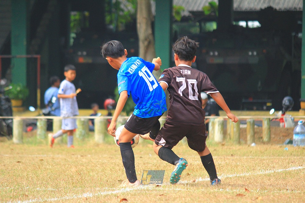 ijlu11 big8 190726 steelford united vs jips soccer