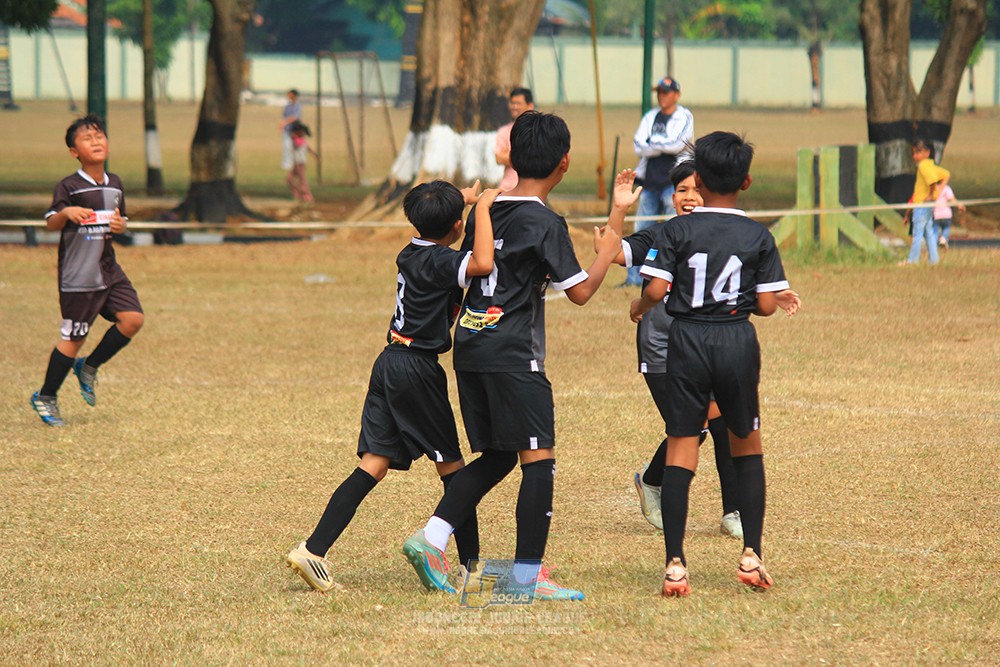ijlu11 big8 190726 steelford united vs jips soccer