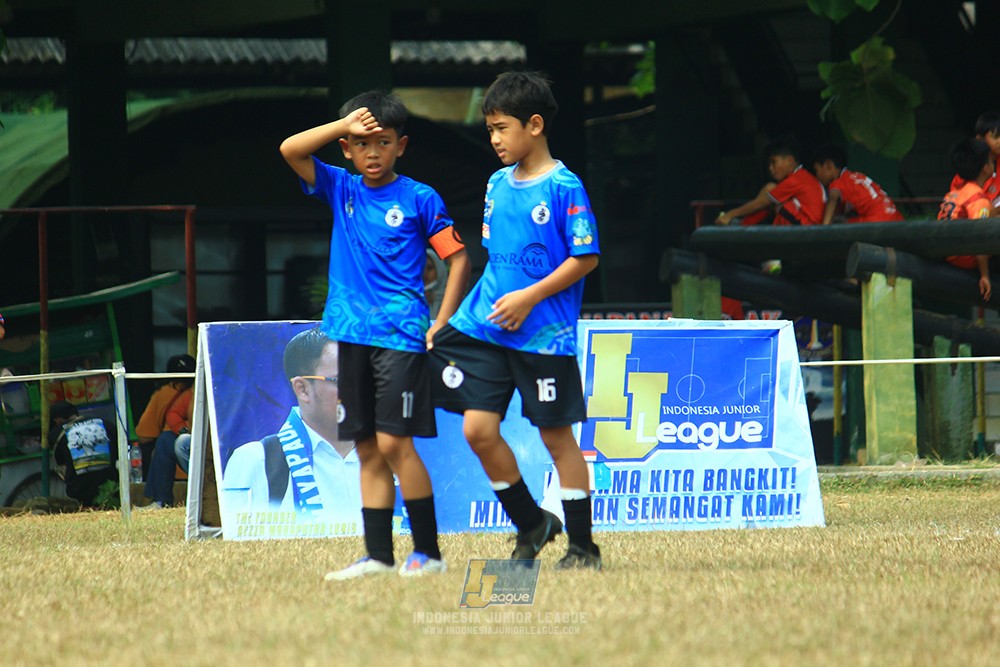 ijlu11 big8 190726 steelford united vs jips soccer