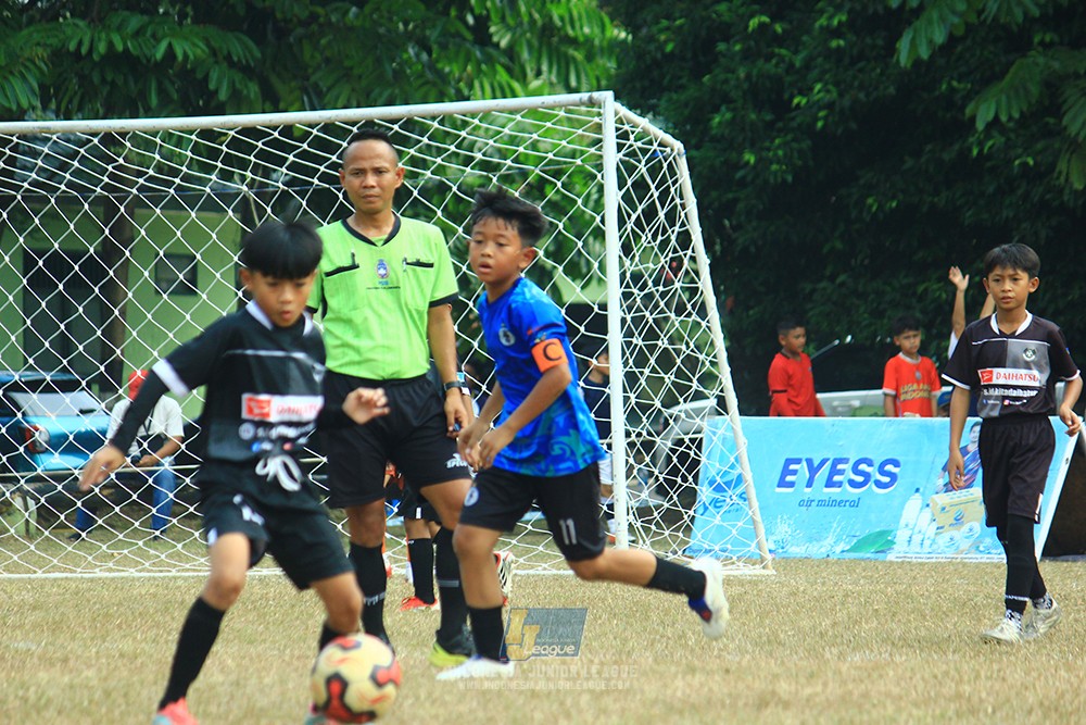 ijlu11 big8 190726 steelford united vs jips soccer