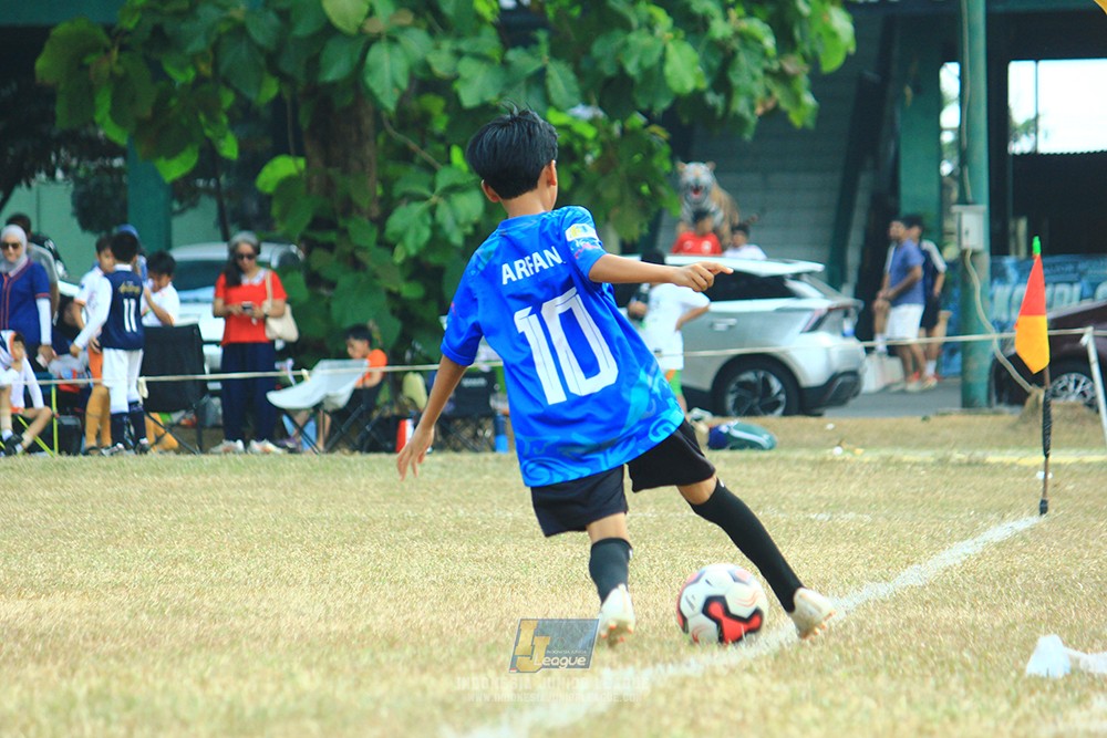 ijlu11 big8 190726 steelford united vs jips soccer
