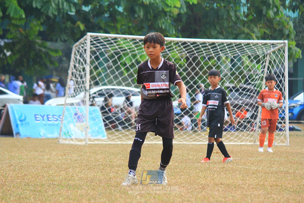 ijlu11 big8 190726 steelford united vs jips soccer