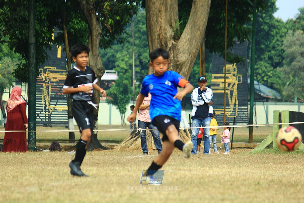 ijlu11 big8 190726 steelford united vs jips soccer