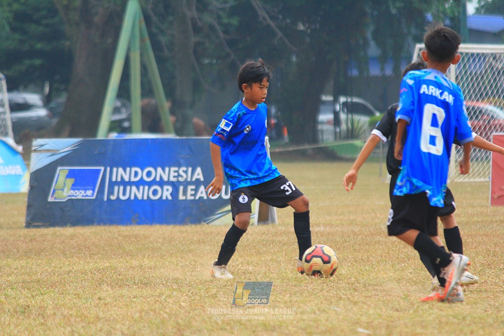 ijlu11 big8 190726 steelford united vs jips soccer