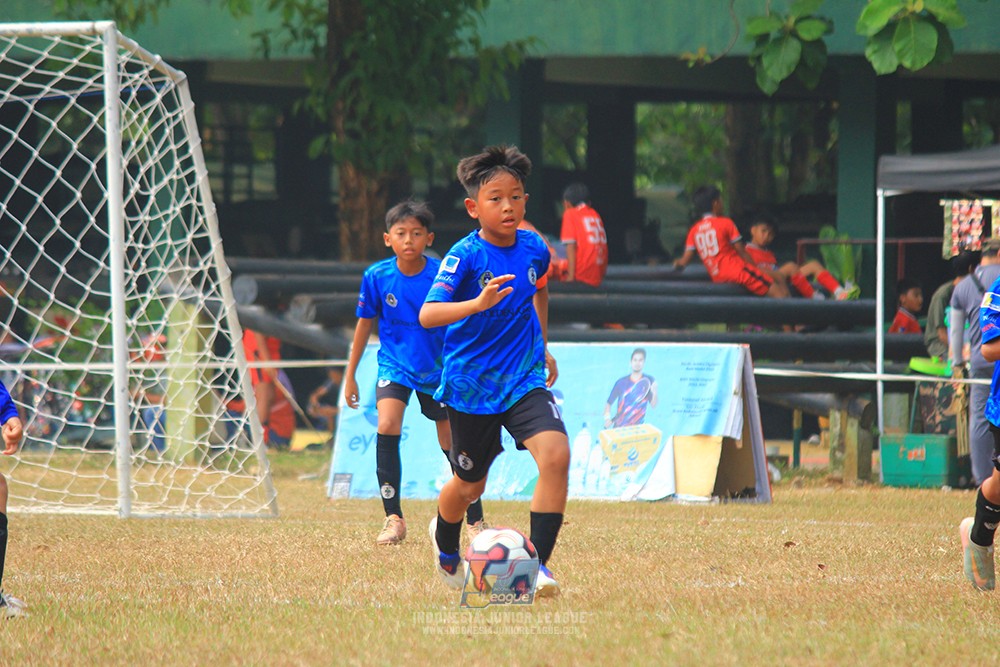 ijlu11 big8 190726 steelford united vs jips soccer