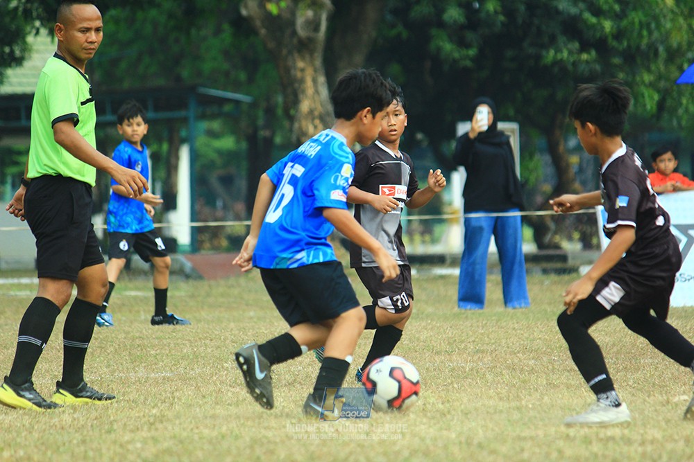 ijlu11 big8 190726 steelford united vs jips soccer