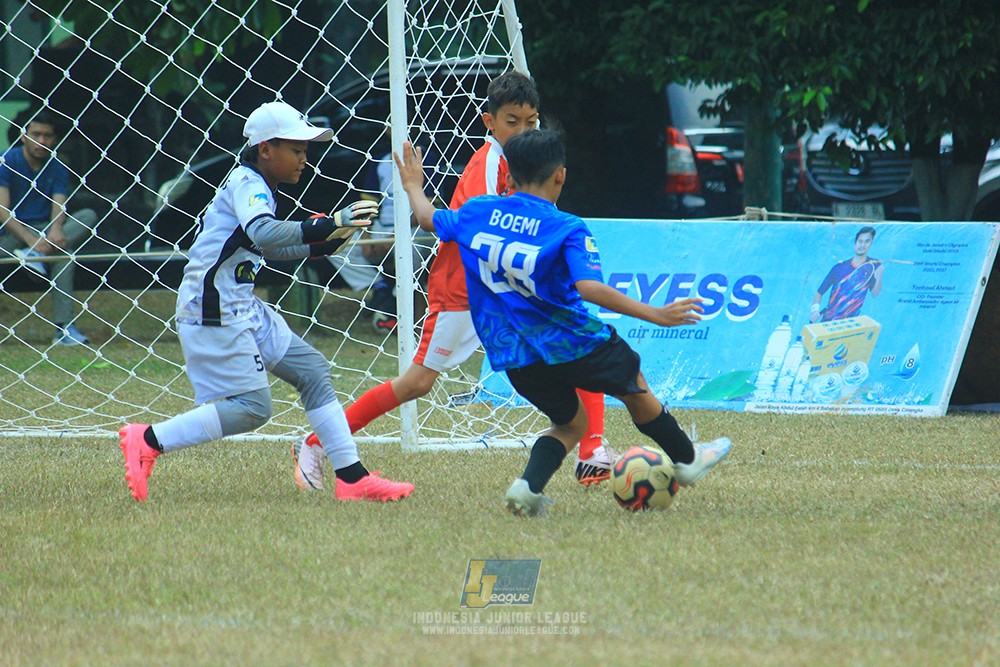 ijlu11 big8 190726 steelford united vs putra harapan