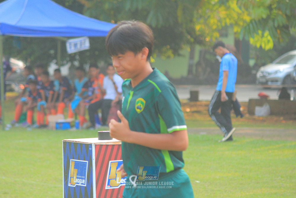 ijlu14 270626 tajimalela fa vs assist soccer school