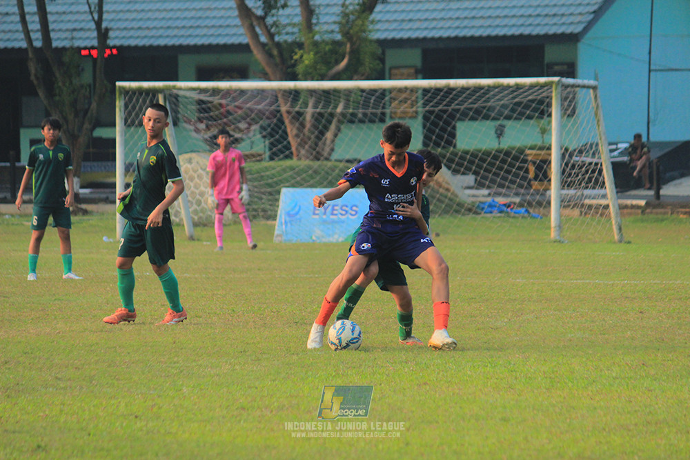 ijlu14 270626 tajimalela fa vs assist soccer school