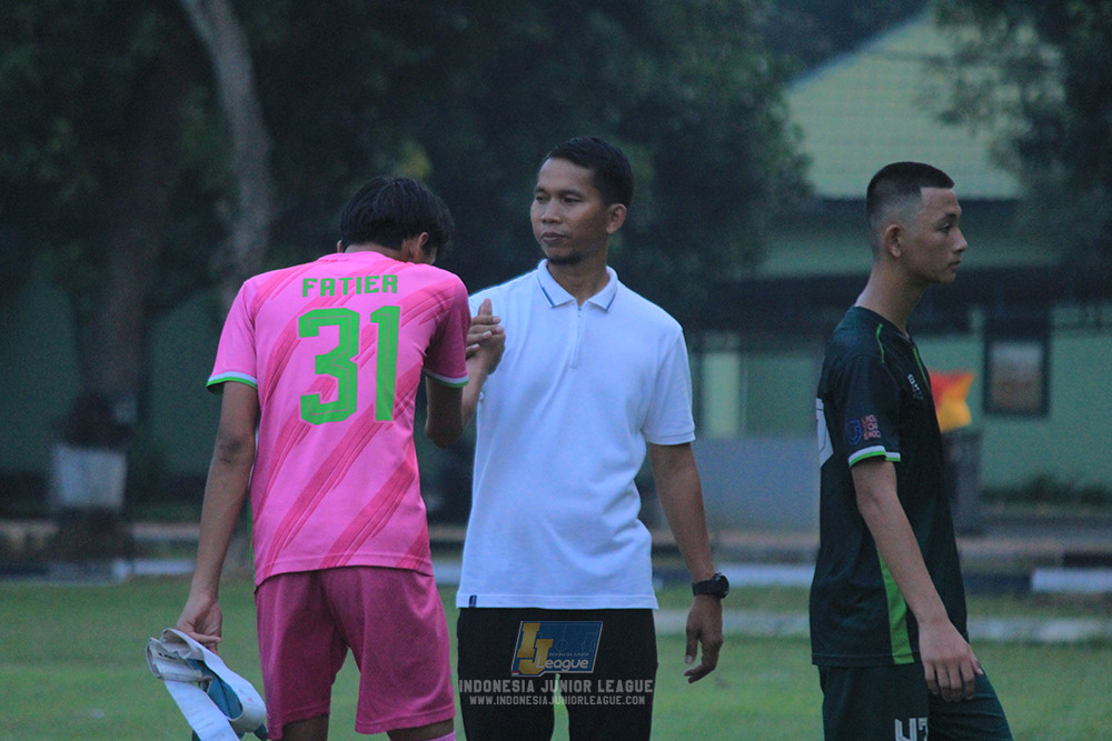 ijlu14 270626 tajimalela fa vs assist soccer school