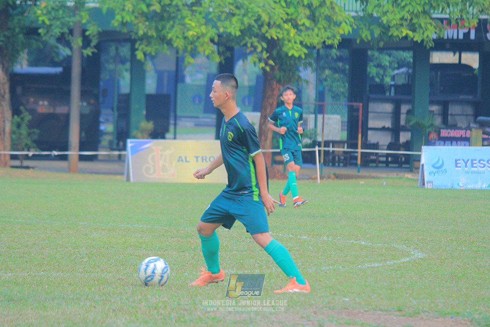 ijlu14 270626 tajimalela fa vs assist soccer school
