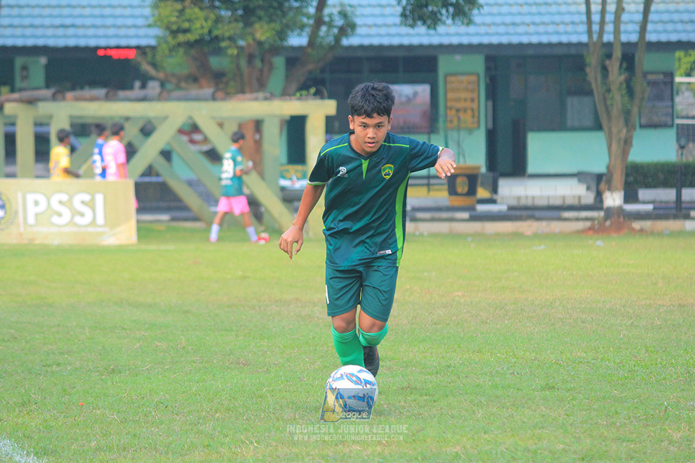 ijlu14 270626 tajimalela fa vs assist soccer school