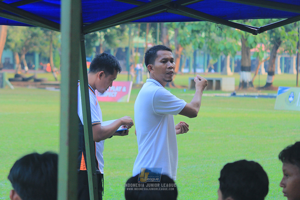 ijlu14 270626 tajimalela fa vs assist soccer school
