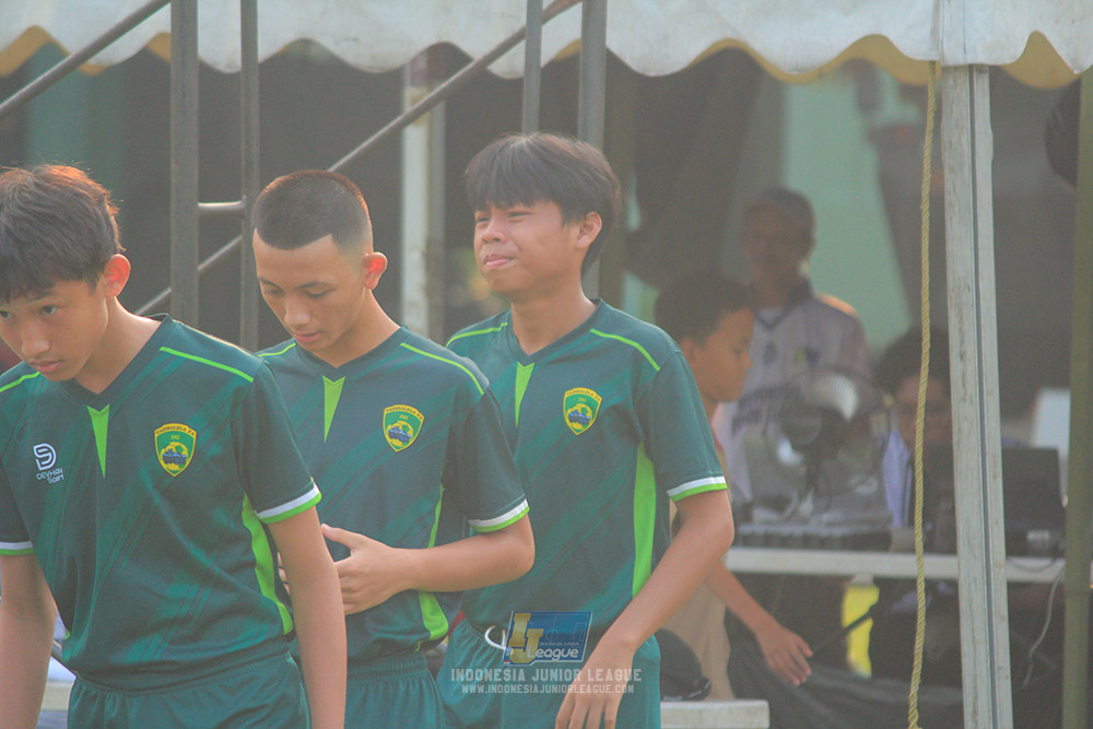 ijlu14 270626 tajimalela fa vs assist soccer school