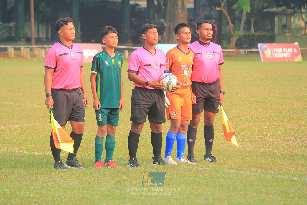 ijlu14 270626 tajimalela fa vs assist soccer school