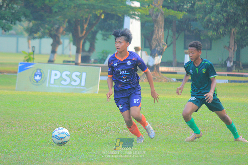 ijlu14 270626 tajimalela fa vs assist soccer school