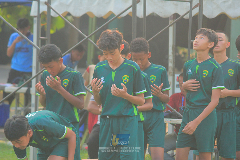 ijlu14 270626 tajimalela fa vs assist soccer school