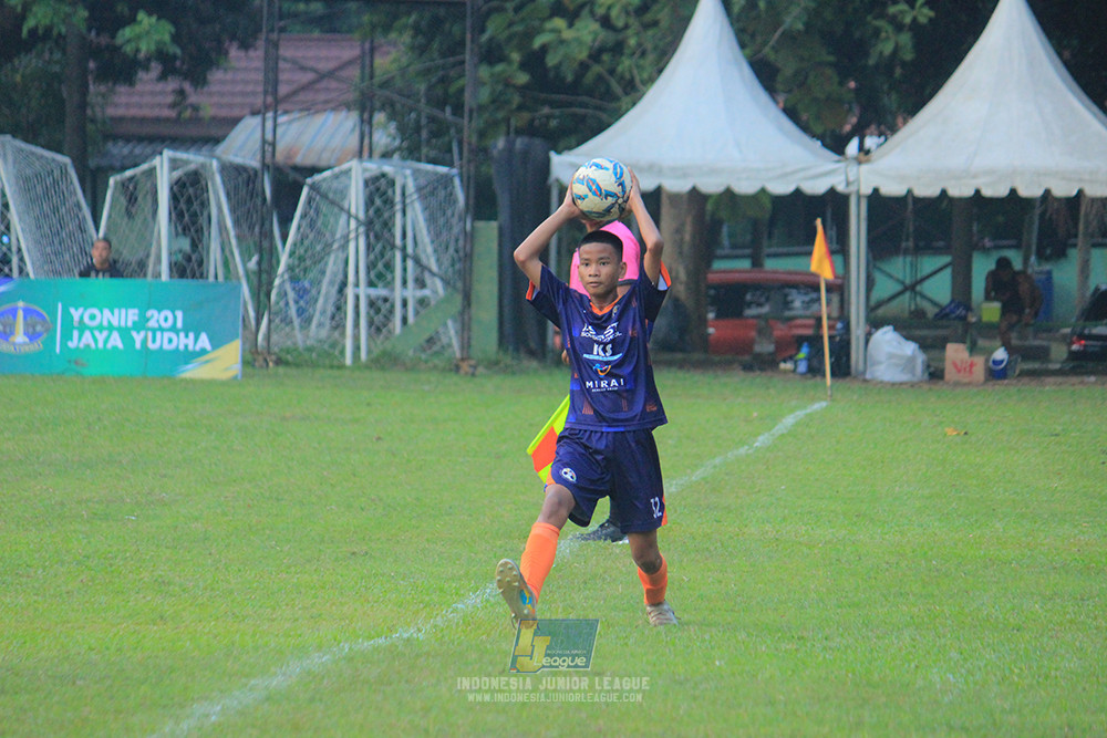 ijlu14 270626 tajimalela fa vs assist soccer school
