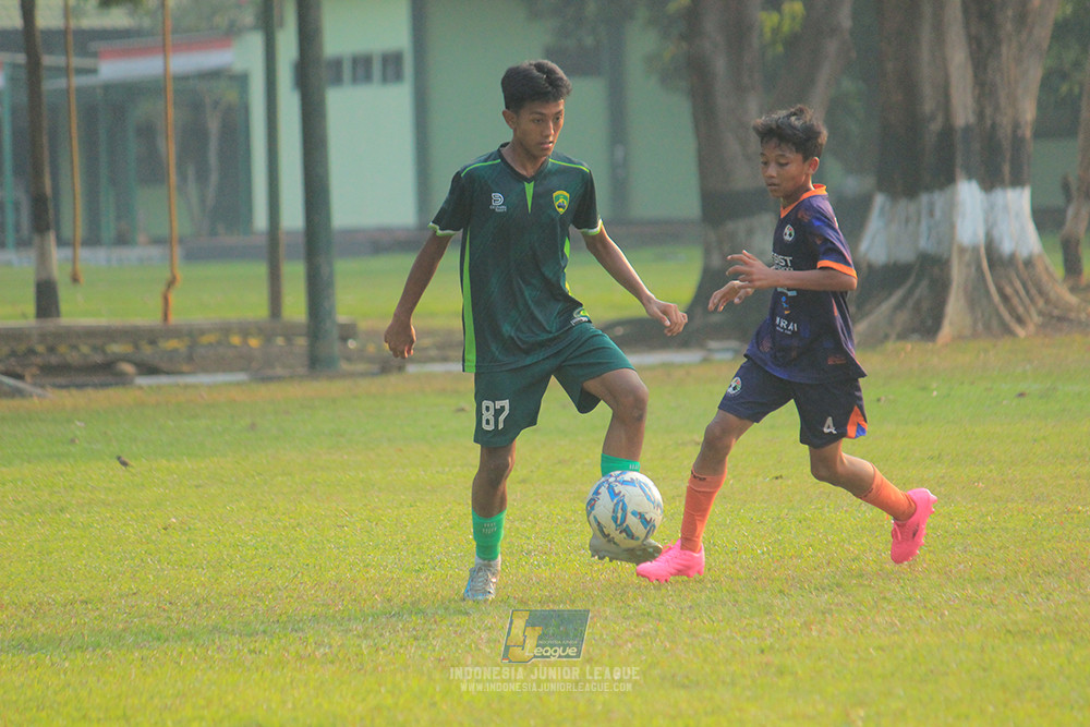 ijlu14 270626 tajimalela fa vs assist soccer school