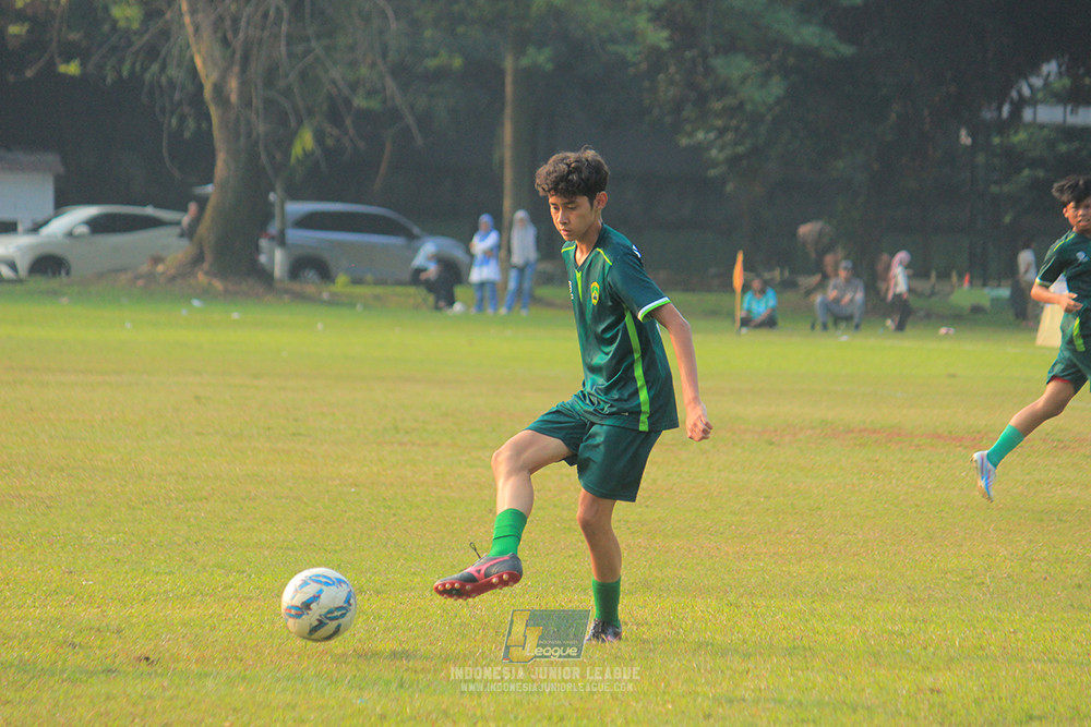 ijlu14 270626 tajimalela fa vs assist soccer school