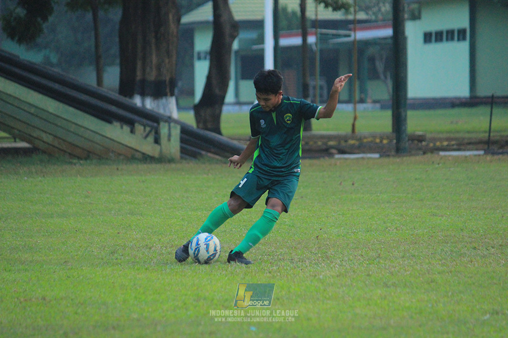 ijlu14 270626 tajimalela fa vs assist soccer school