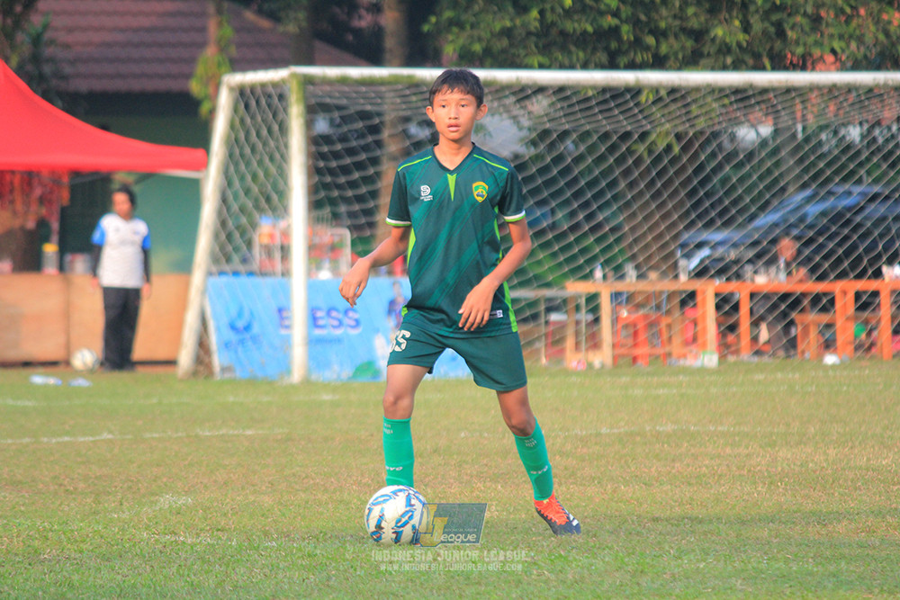 ijlu14 270626 tajimalela fa vs assist soccer school
