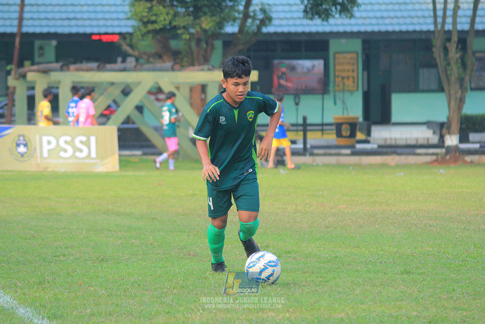 ijlu14 270626 tajimalela fa vs assist soccer school
