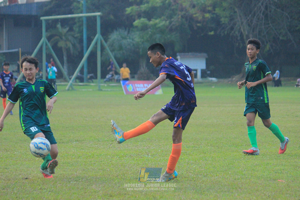 ijlu14 270626 tajimalela fa vs assist soccer school