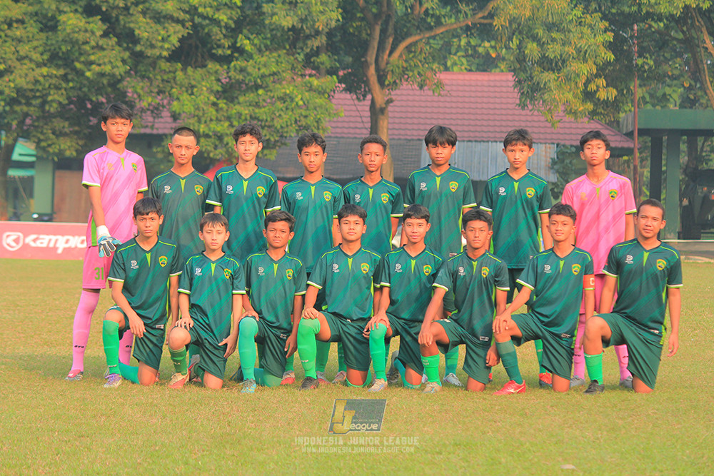 ijlu14 270626 tajimalela fa vs assist soccer school