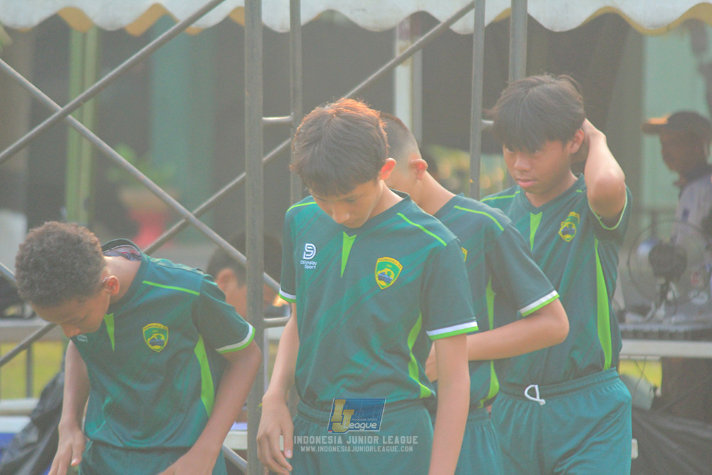 ijlu14 270626 tajimalela fa vs assist soccer school