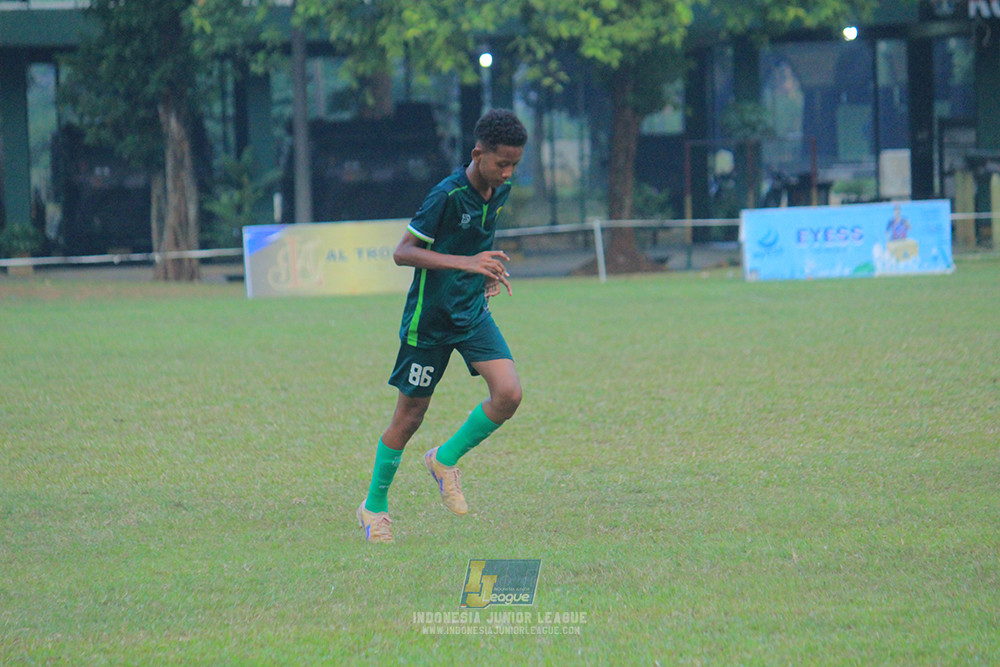 ijlu14 270626 tajimalela fa vs assist soccer school