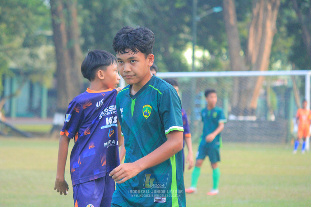 ijlu14 270626 tajimalela fa vs assist soccer school