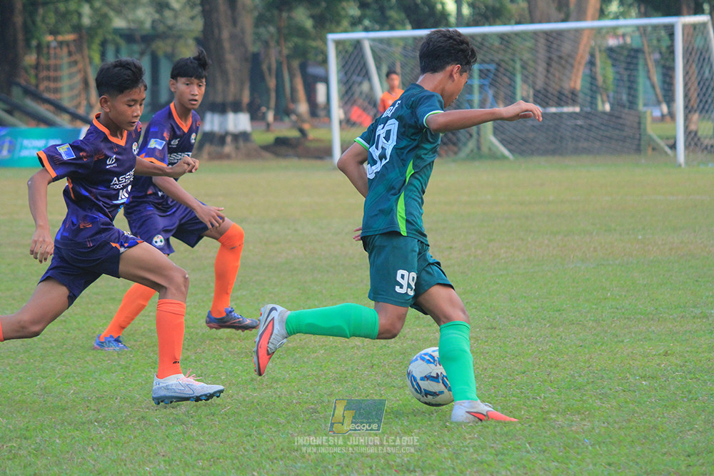 ijlu14 270626 tajimalela fa vs assist soccer school