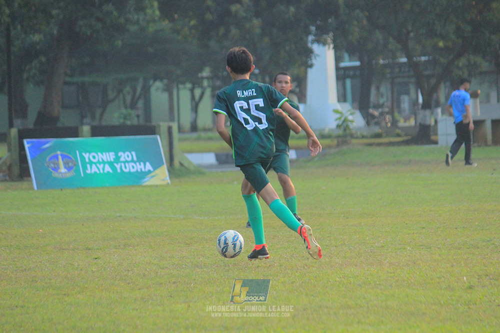 ijlu14 270626 tajimalela fa vs assist soccer school