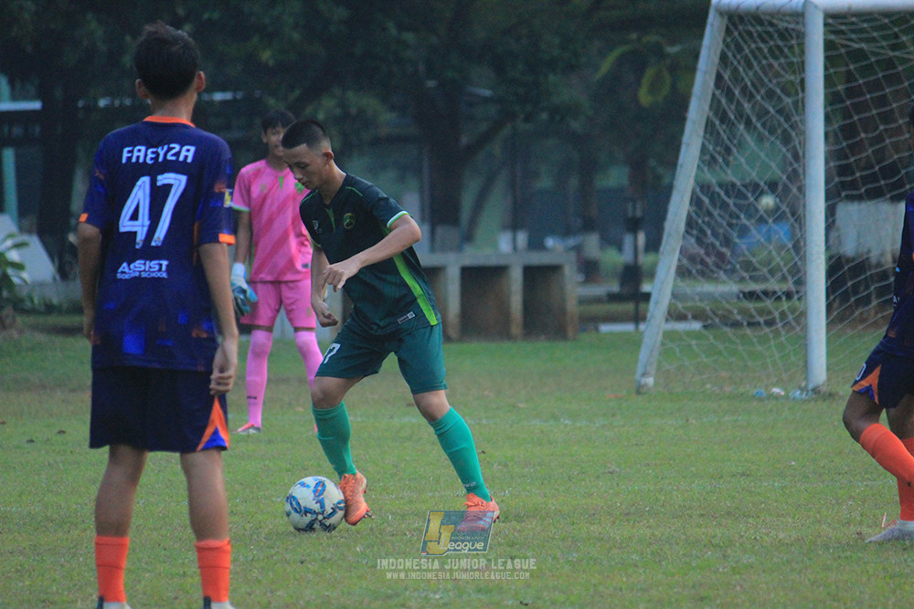 ijlu14 270626 tajimalela fa vs assist soccer school