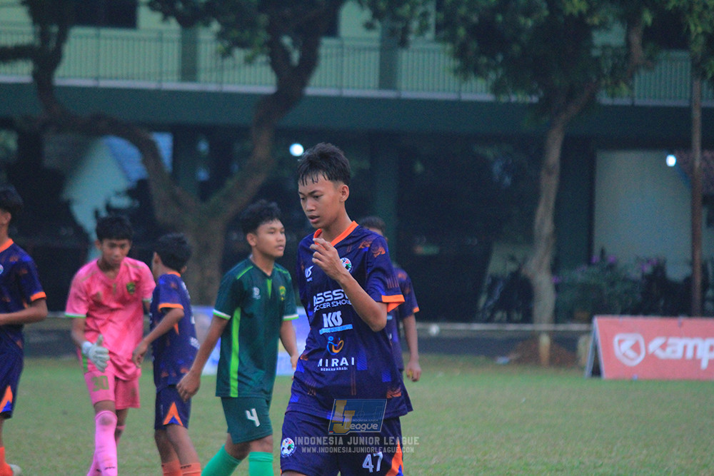 ijlu14 270626 tajimalela fa vs assist soccer school