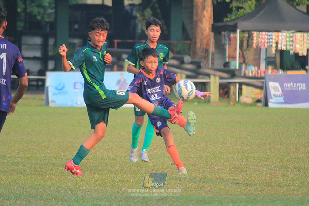 ijlu14 270626 tajimalela fa vs assist soccer school
