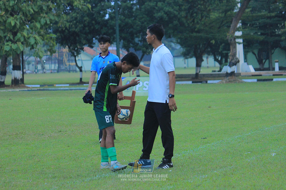 ijlu14 270626 tajimalela fa vs assist soccer school