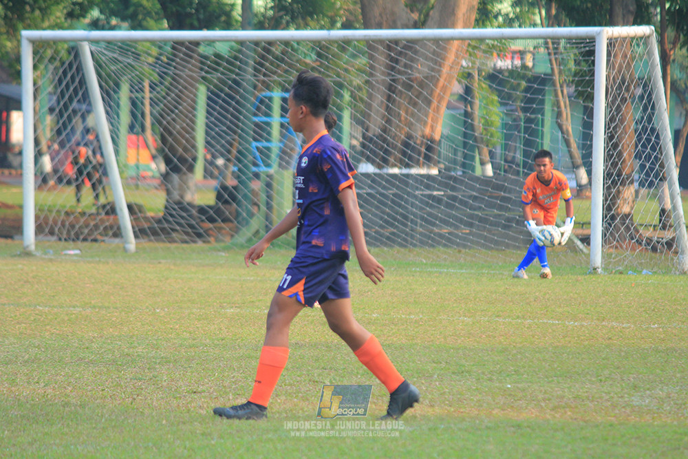 ijlu14 270626 tajimalela fa vs assist soccer school