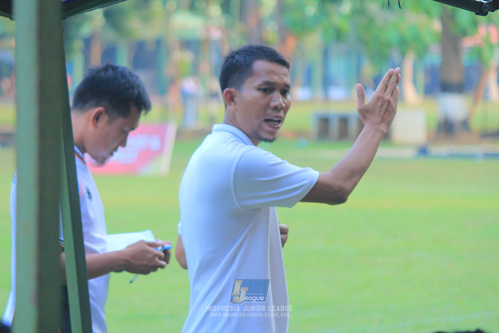 ijlu14 270626 tajimalela fa vs assist soccer school