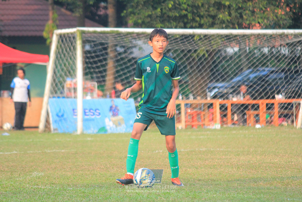 ijlu14 270626 tajimalela fa vs assist soccer school
